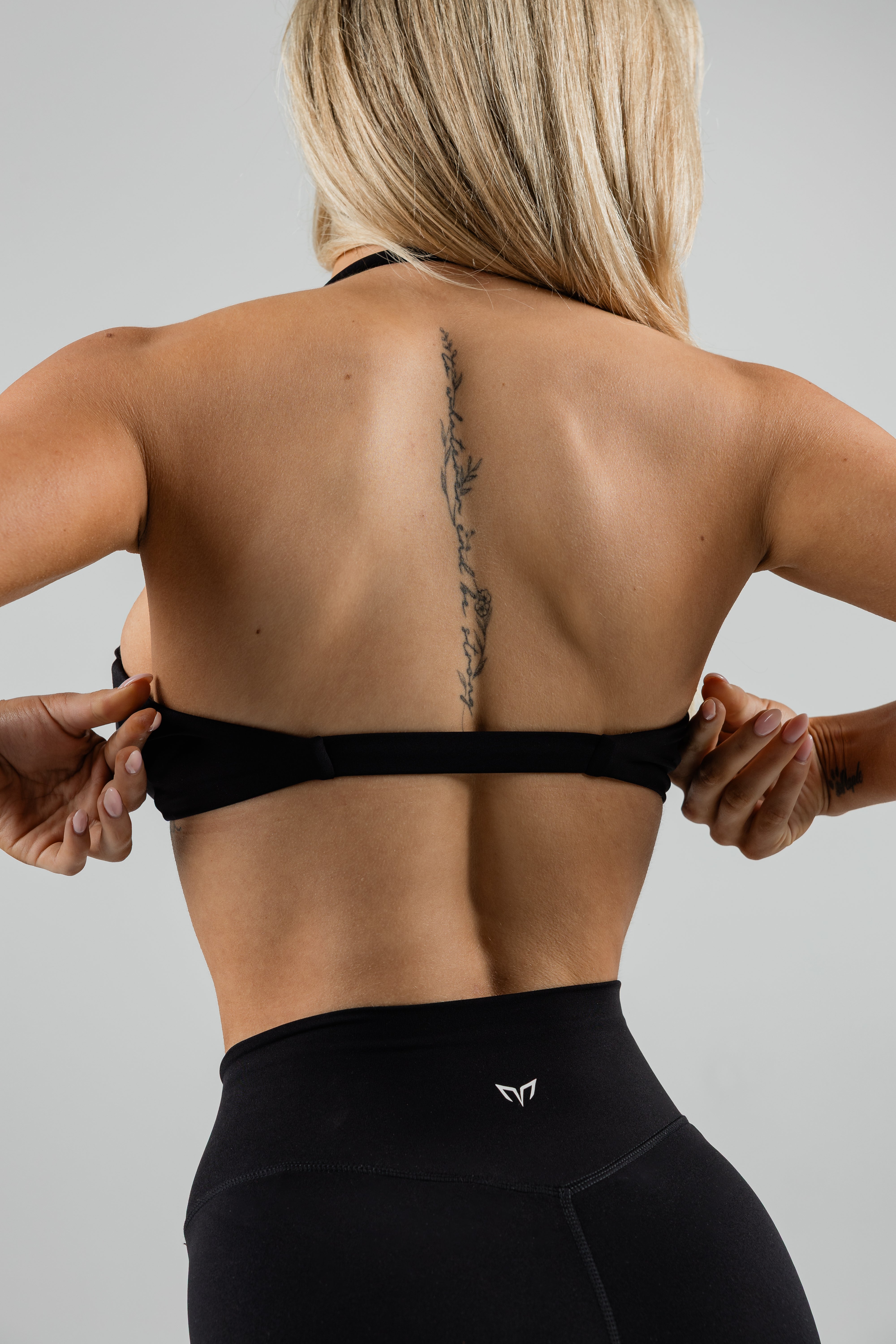 Apex Twist Bra